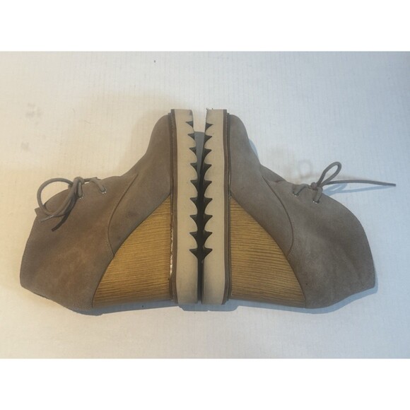 BCBG Taupe/Khaki Suede Lace-Up Wedge Ankle Booties Shoes Women's Size 6/6.5 - Picture 6 of 7